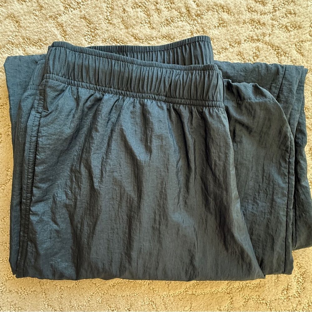 Athleta Women’s XLT Dark Gray Elastic Pull on Waist Workout Pants.